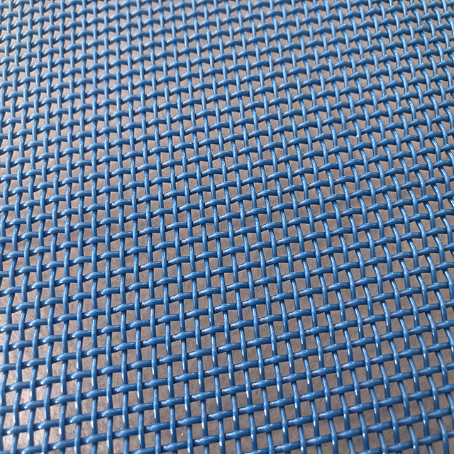 Special polyester mesh for paper mills